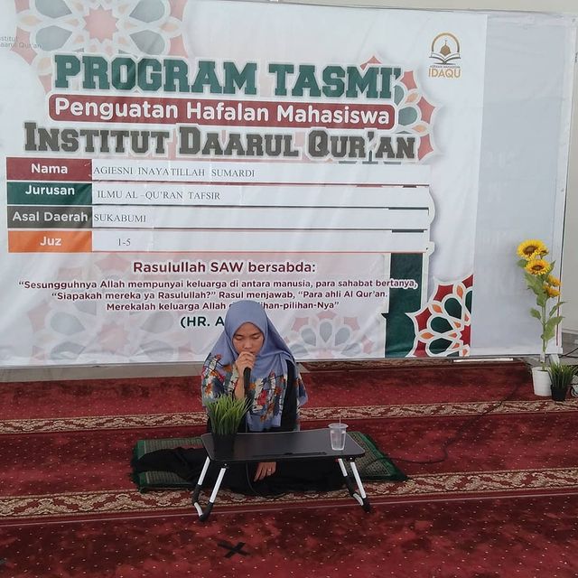Mahasiswa IAT Idaqu Mengikuti Tasmi’ Al-Quran dengan Tenang