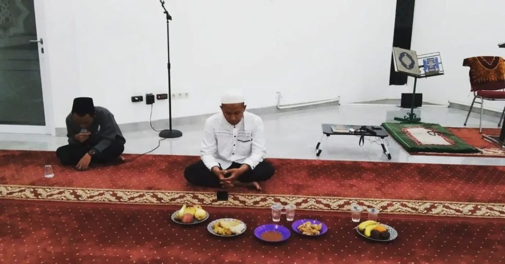 Menyambut Milad IDAQU ke 2 Prodi IAT Mengikuti Khataman Al-Quran Bil Ghaib