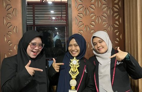 Syarifah huzaimah Mahasiswi IAt Meraih Juara 3Musabaqoh Syarhil Qur’an”